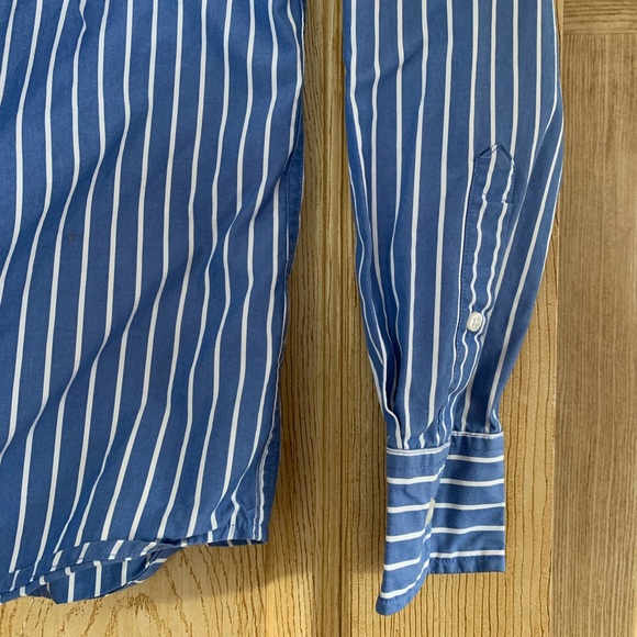 Blue shirt - Picture 2 of 4